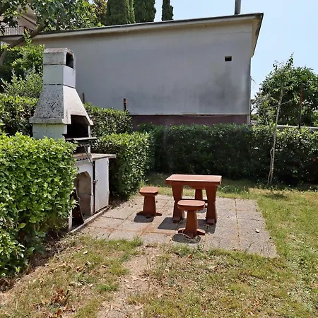 Studio 5555e شقة *