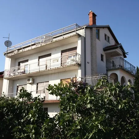 5555e * Crikvenica
